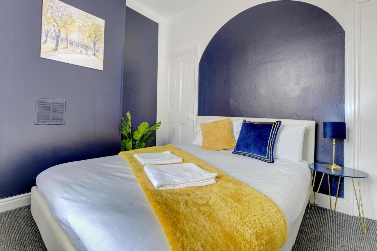 Cheerful 2 Bedroom Home, Sleeps 5 Guest Comfy, 1x Double Bed, 3x Single Beds, Free Parking, Free Wifi, Suitable For Business, Leisure Guest,coventry, Midlands Сasa de vacaciones Coventry