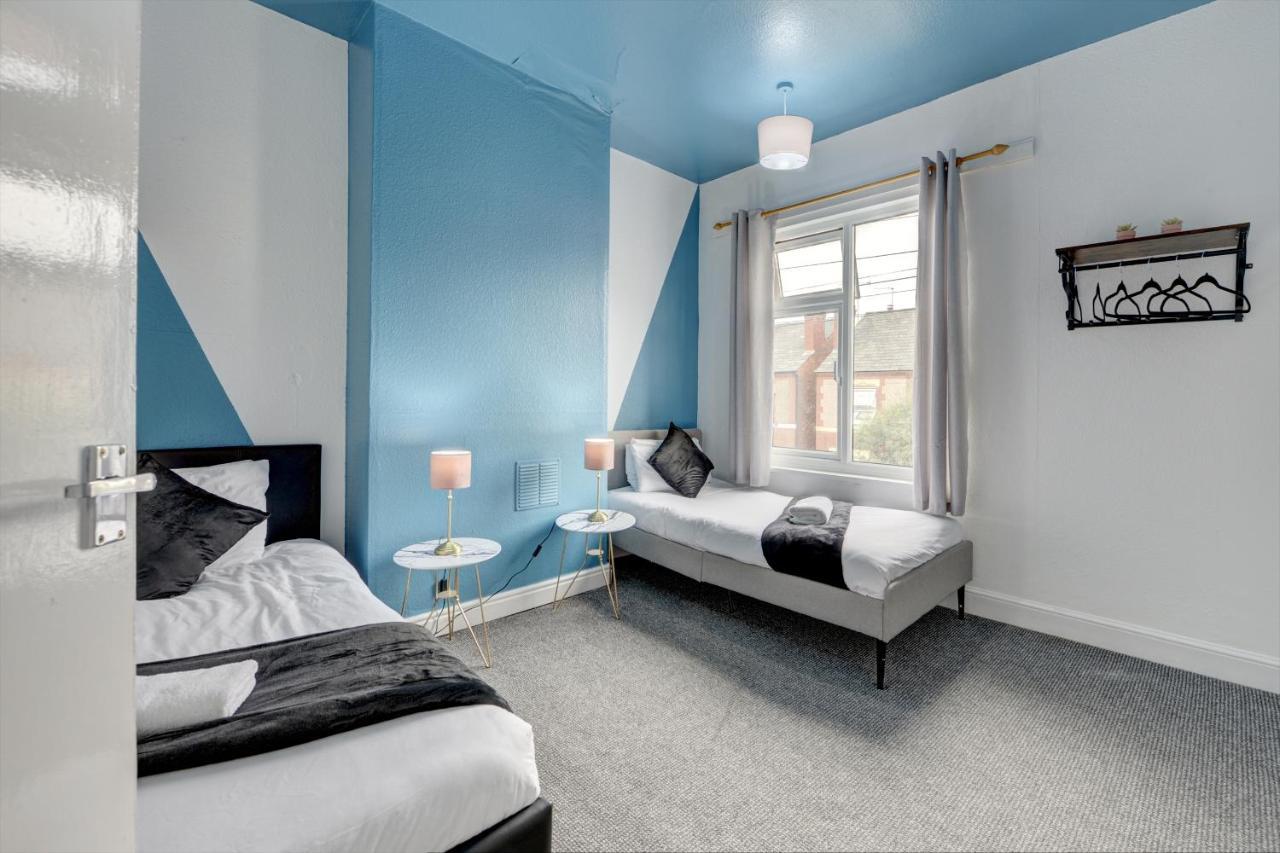 Cheerful 2 Bedroom Home, Sleeps 5 Guest Comfy, 1x Double Bed, 3x Single Beds, Free Parking, Free Wifi, Suitable For Business, Leisure Guest,coventry, Midlands Сasa de vacaciones *