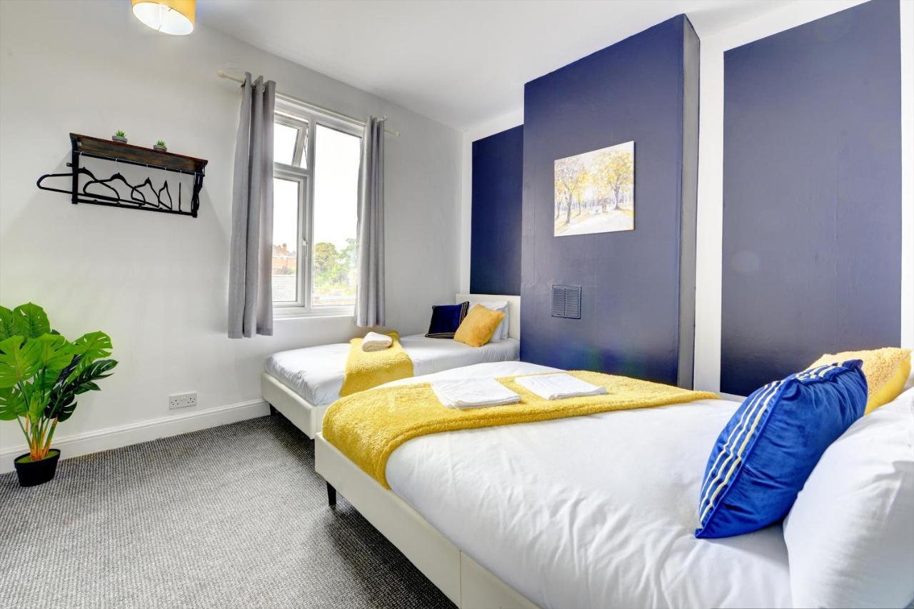 Cheerful 2 Bedroom Home, Sleeps 5 Guest Comfy, 1x Double Bed, 3x Single Beds, Free Parking, Free Wifi, Suitable For Business, Leisure Guest,coventry, Midlands Coventry