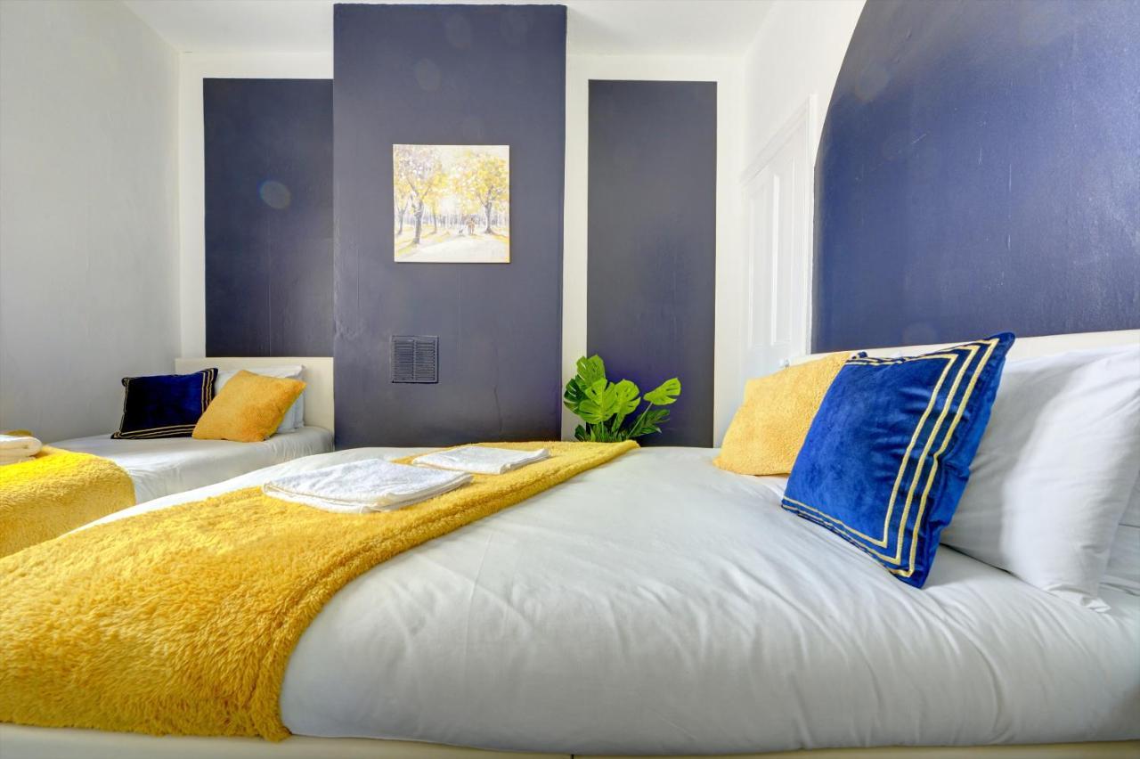 Cheerful 2 Bedroom Home, Sleeps 5 Guest Comfy, 1x Double Bed, 3x Single Beds, Free Parking, Free Wifi, Suitable For Business, Leisure Guest,coventry, Midlands Сasa de vacaciones *