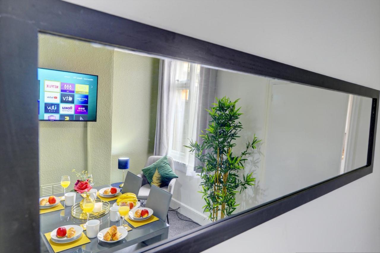 Сasa de vacaciones Cheerful 2 Bedroom Home, Sleeps 5 Guest Comfy, 1x Double Bed, 3x Single Beds, Free Parking, Free Wifi, Suitable For Business, Leisure Guest,coventry, Midlands *