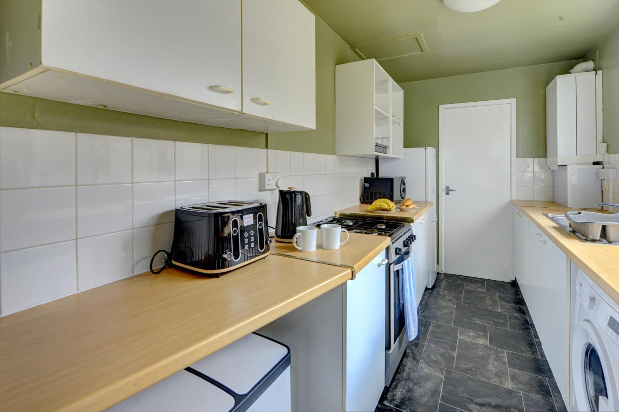 Cheerful 2 Bedroom Home, Sleeps 5 Guest Comfy, 1x Double Bed, 3x Single Beds, Free Parking, Free Wifi, Suitable For Business, Leisure Guest,coventry, Midlands Сasa de vacaciones Coventry