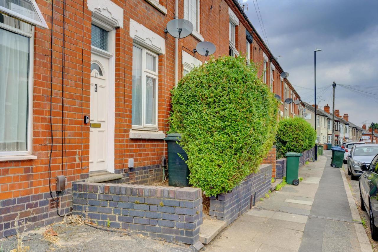Cheerful 2 Bedroom Home, Sleeps 5 Guest Comfy, 1x Double Bed, 3x Single Beds, Free Parking, Free Wifi, Suitable For Business, Leisure Guest,coventry, Midlands Сasa de vacaciones