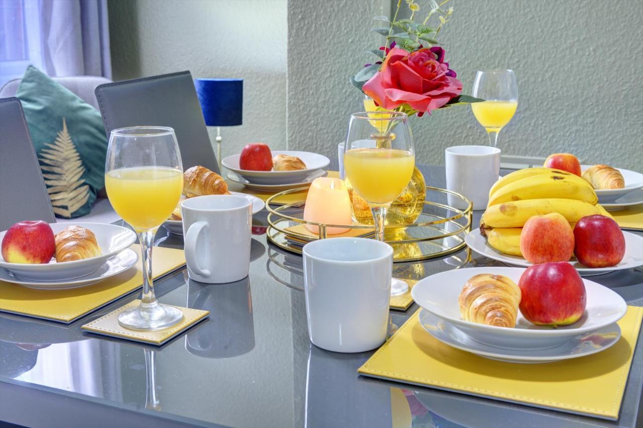 Сasa de vacaciones Cheerful 2 Bedroom Home, Sleeps 5 Guest Comfy, 1x Double Bed, 3x Single Beds, Free Parking, Free Wifi, Suitable For Business, Leisure Guest,coventry, Midlands *