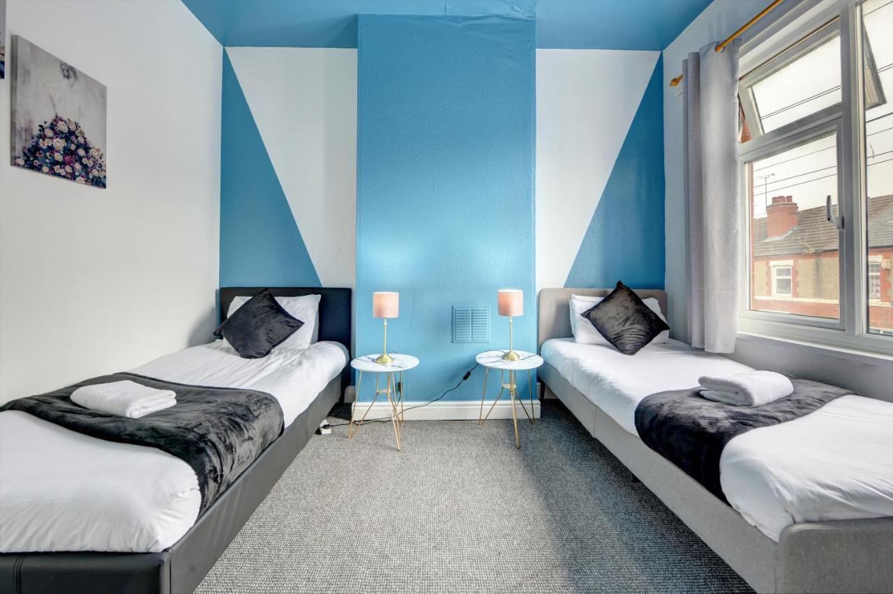 Сasa de vacaciones Cheerful 2 Bedroom Home, Sleeps 5 Guest Comfy, 1x Double Bed, 3x Single Beds, Free Parking, Free Wifi, Suitable For Business, Leisure Guest,coventry, Midlands Coventry