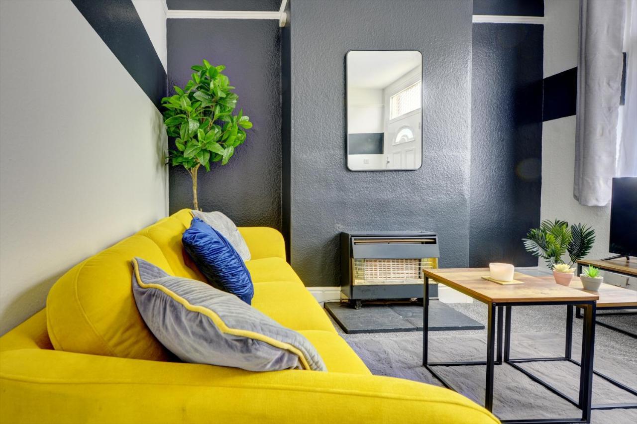 Сasa de vacaciones Cheerful 2 Bedroom Home, Sleeps 5 Guest Comfy, 1x Double Bed, 3x Single Beds, Free Parking, Free Wifi, Suitable For Business, Leisure Guest,coventry, Midlands