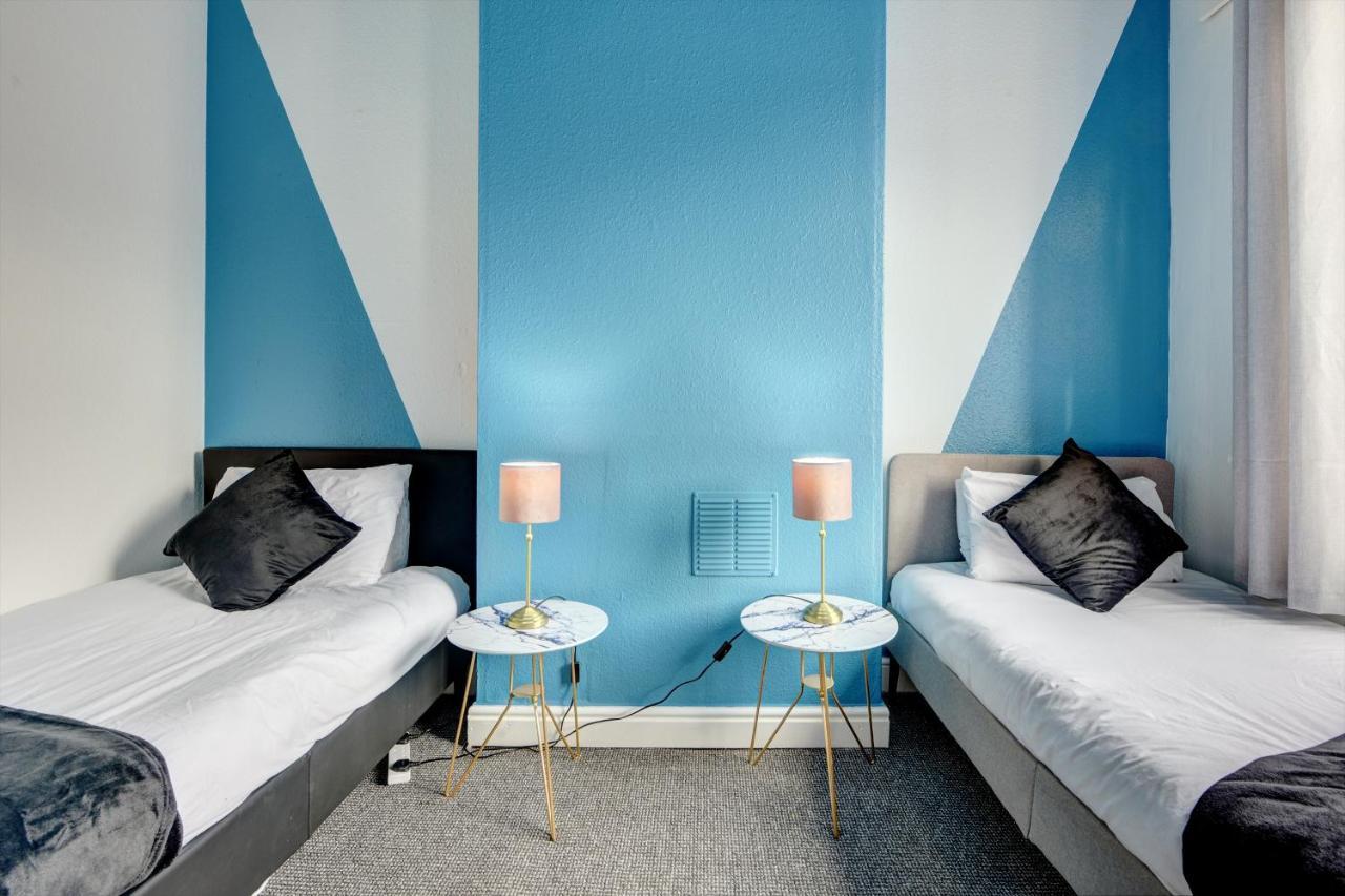 Cheerful 2 Bedroom Home, Sleeps 5 Guest Comfy, 1x Double Bed, 3x Single Beds, Free Parking, Free Wifi, Suitable For Business, Leisure Guest,coventry, Midlands