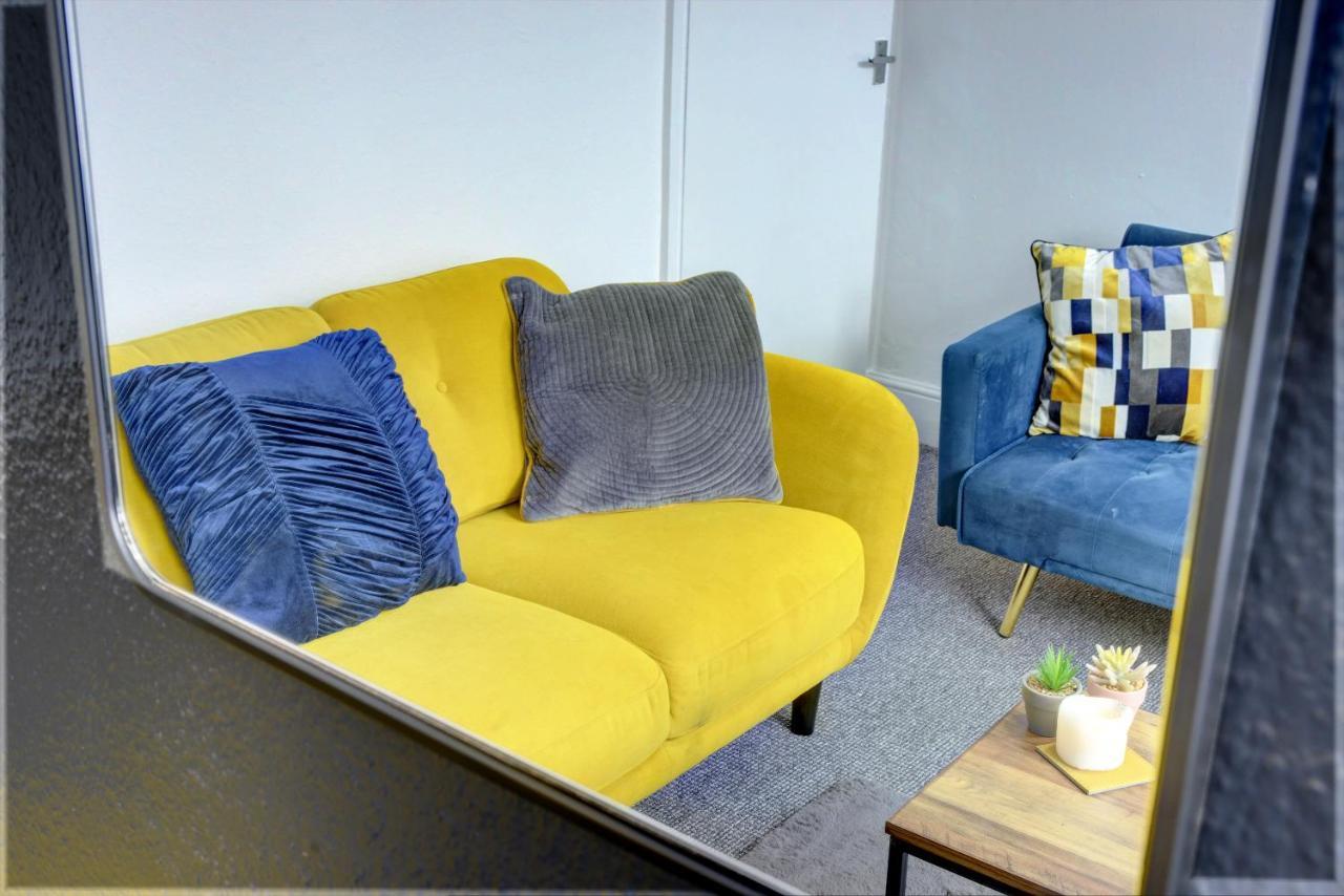 Сasa de vacaciones Cheerful 2 Bedroom Home, Sleeps 5 Guest Comfy, 1x Double Bed, 3x Single Beds, Free Parking, Free Wifi, Suitable For Business, Leisure Guest,coventry, Midlands Coventry