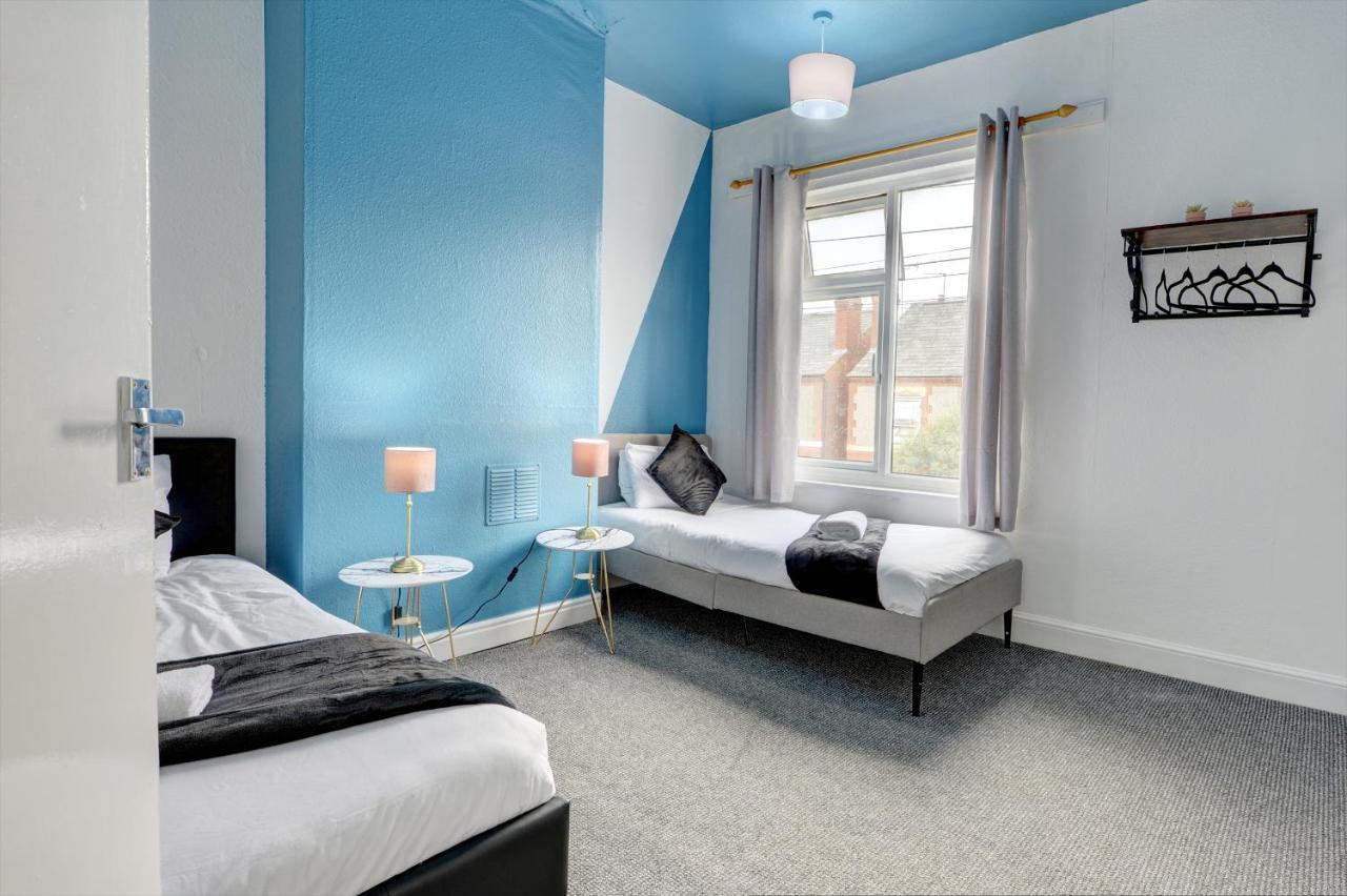 Cheerful 2 Bedroom Home, Sleeps 5 Guest Comfy, 1x Double Bed, 3x Single Beds, Free Parking, Free Wifi, Suitable For Business, Leisure Guest,coventry, Midlands Сasa de vacaciones Coventry